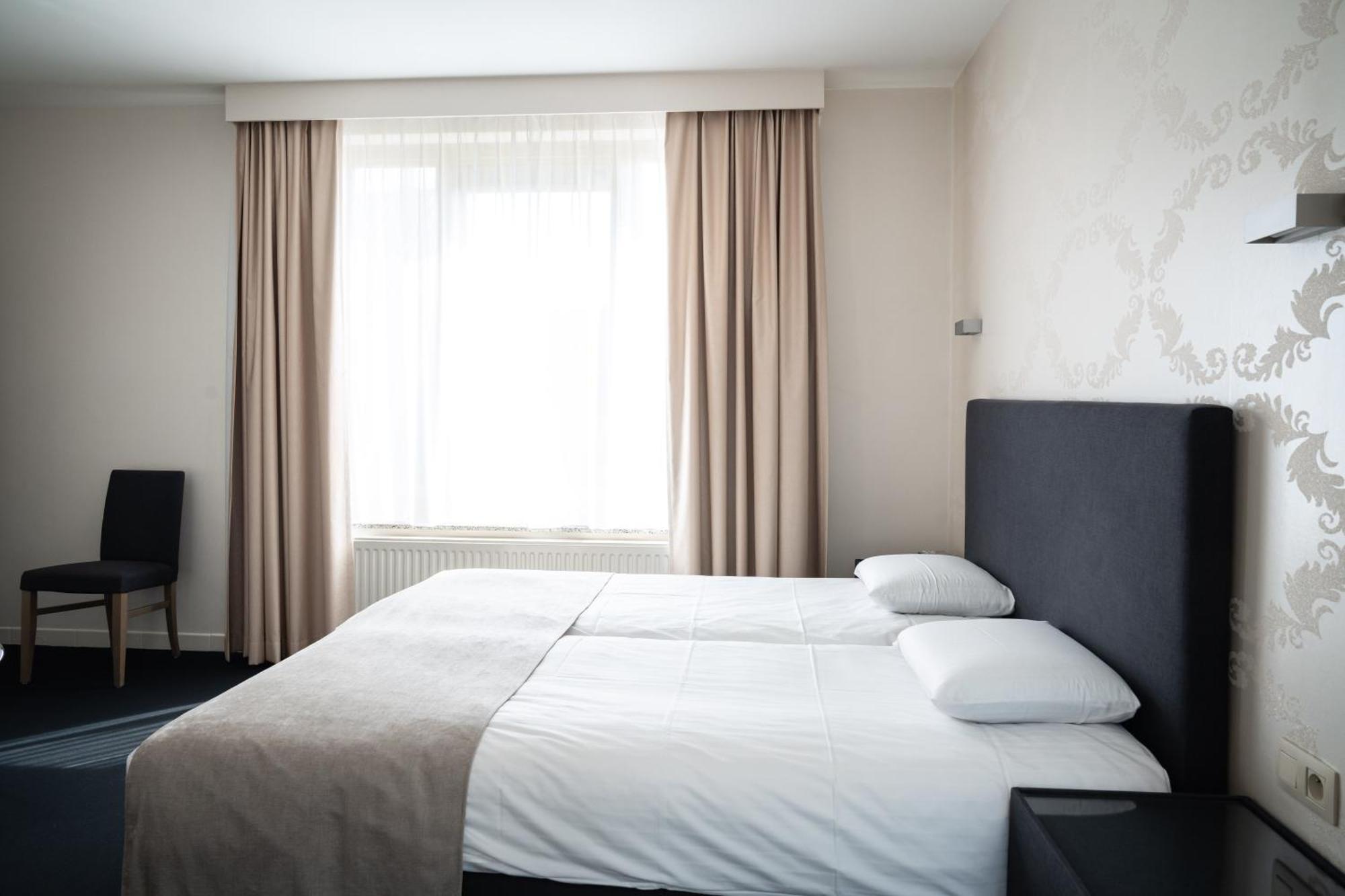 Hotel Essenza Puurs Екстериор снимка