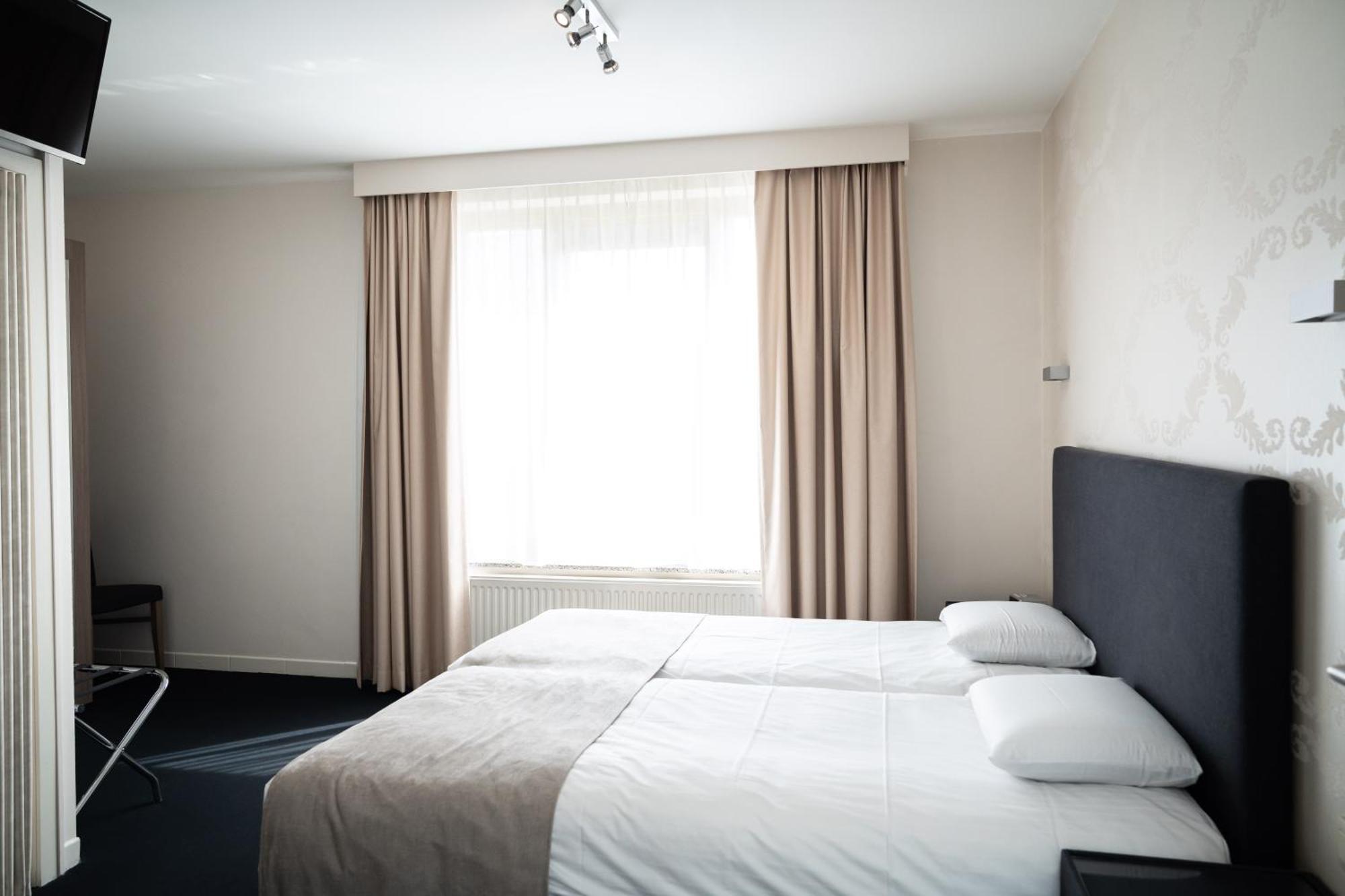 Hotel Essenza Puurs Екстериор снимка