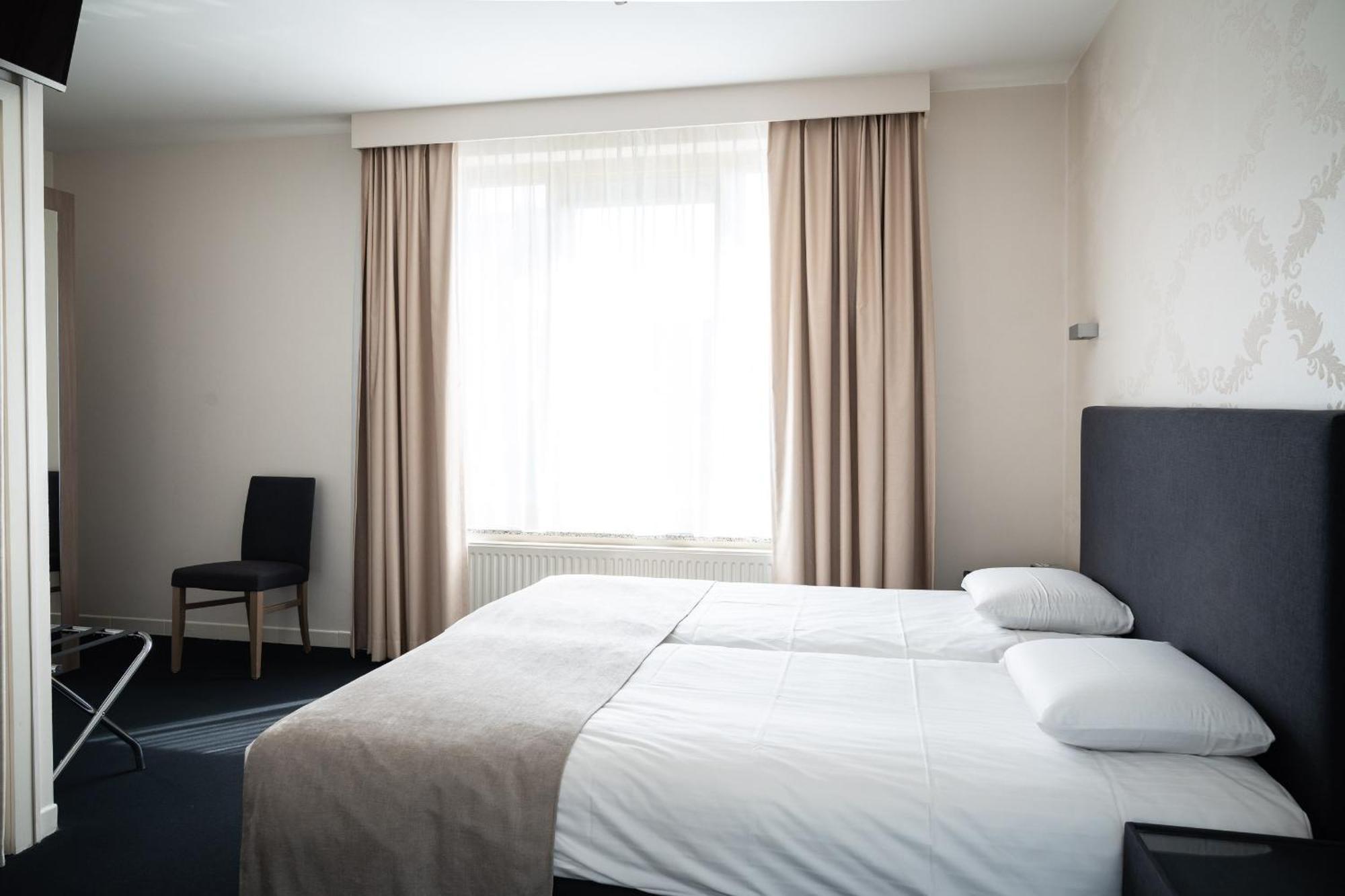 Hotel Essenza Puurs Екстериор снимка