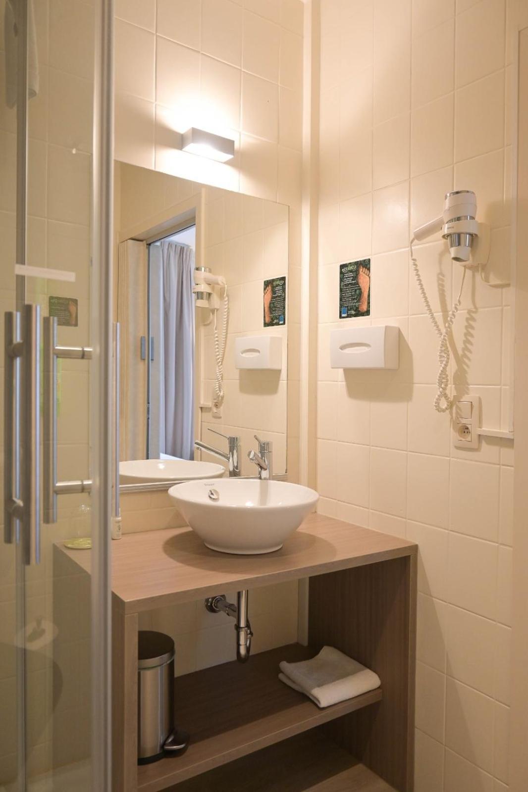 Hotel Essenza Puurs Екстериор снимка