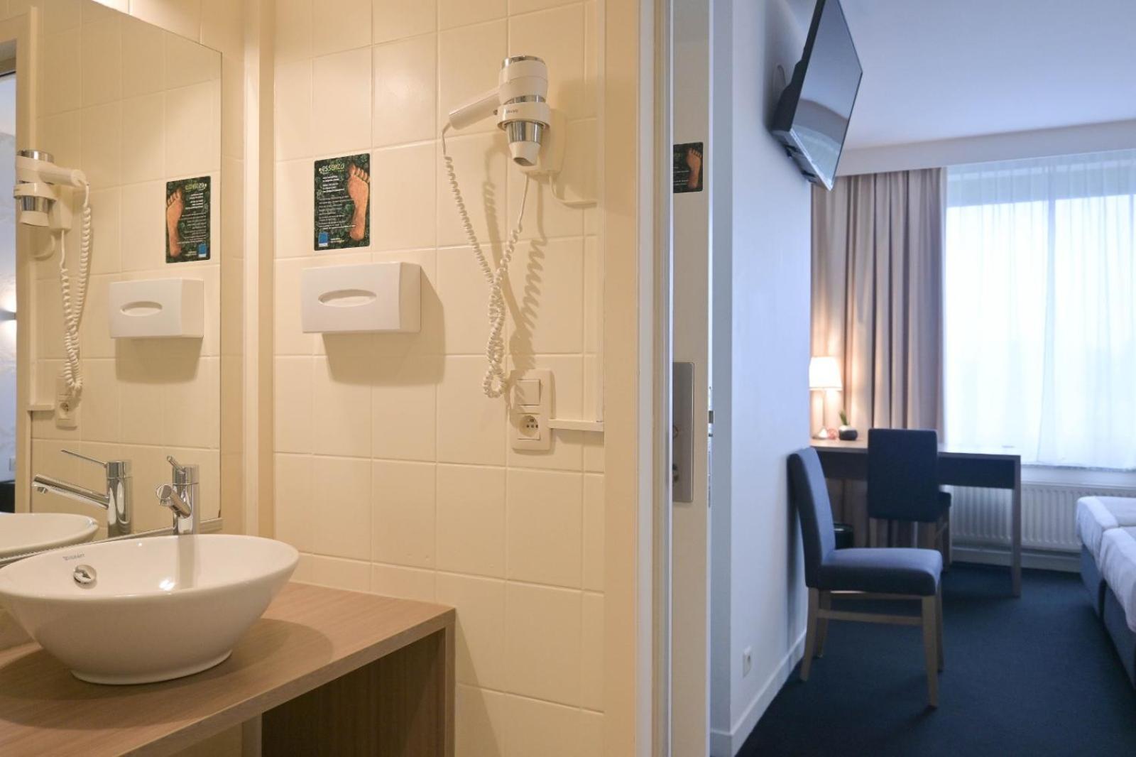 Hotel Essenza Puurs Екстериор снимка