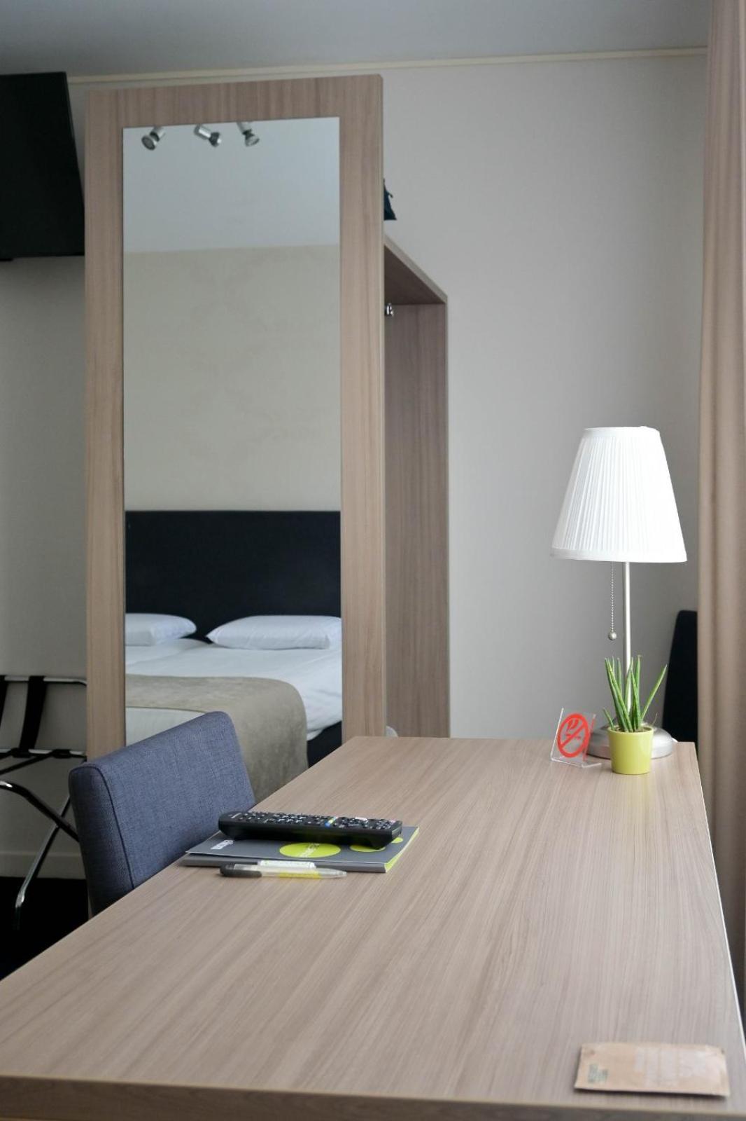 Hotel Essenza Puurs Екстериор снимка